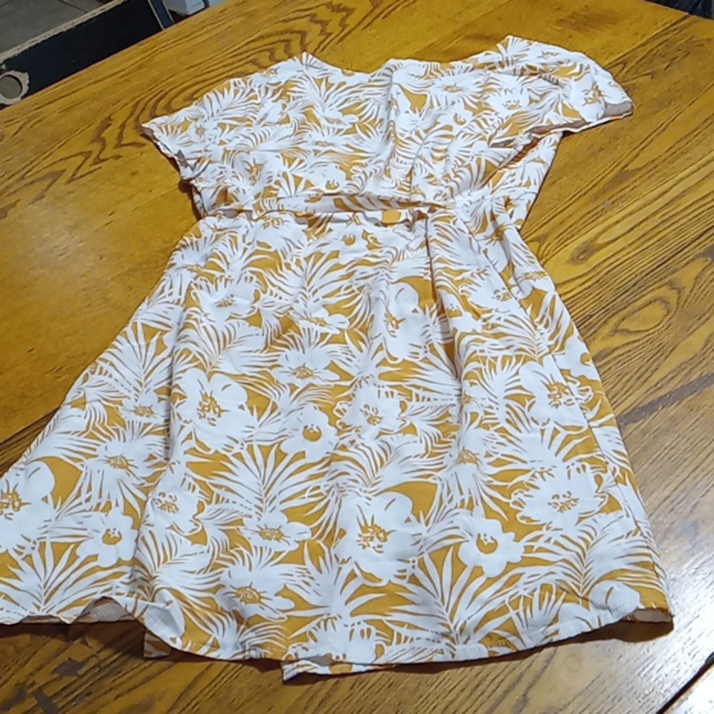 L SPACE Womens WRAP S / P Dress Used Preowned Summer Spring Floral Short Sleeves - Picture 7 of 9